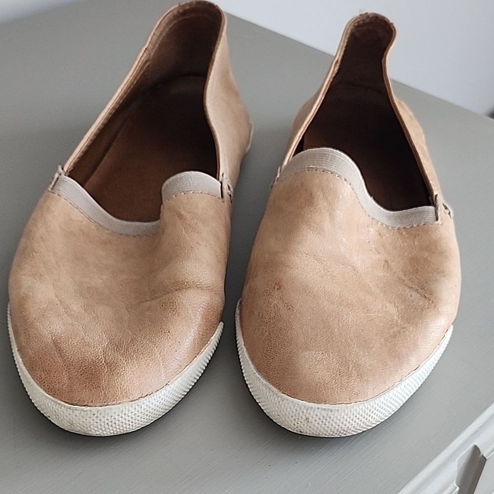 Frye Tan Melanie Slip-On Shoes  Size 8.5